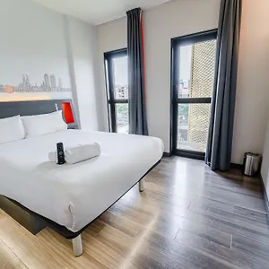 Easyhotel Barcelona Fira Espanha